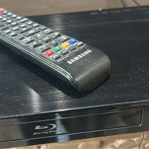 Samsung Black Blu-ray Player with Remote